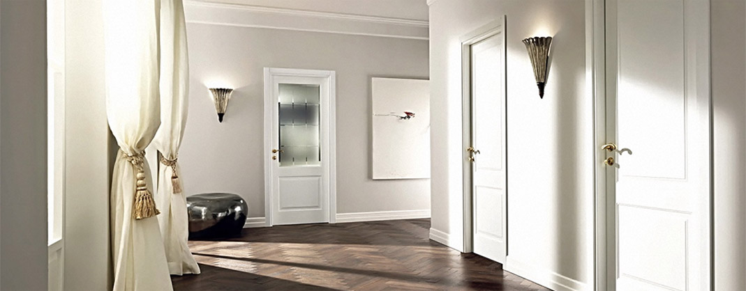 Фото белая ламинированная дверь в интерьере квартиры