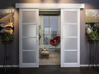 Двойные раздвижные двери со вставками стекла производства ПОКОШ