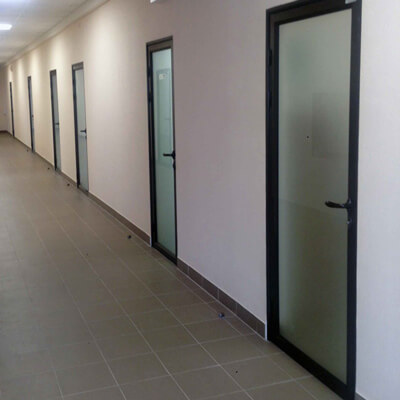Алюминиевые двери для офиса купить у производителя